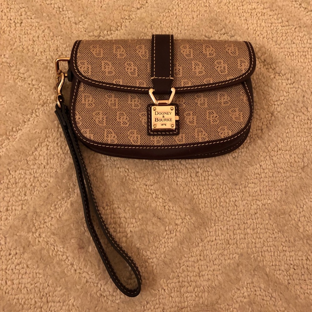 NEVER USED Dooney & Bourke Tan and Brown Wristlet